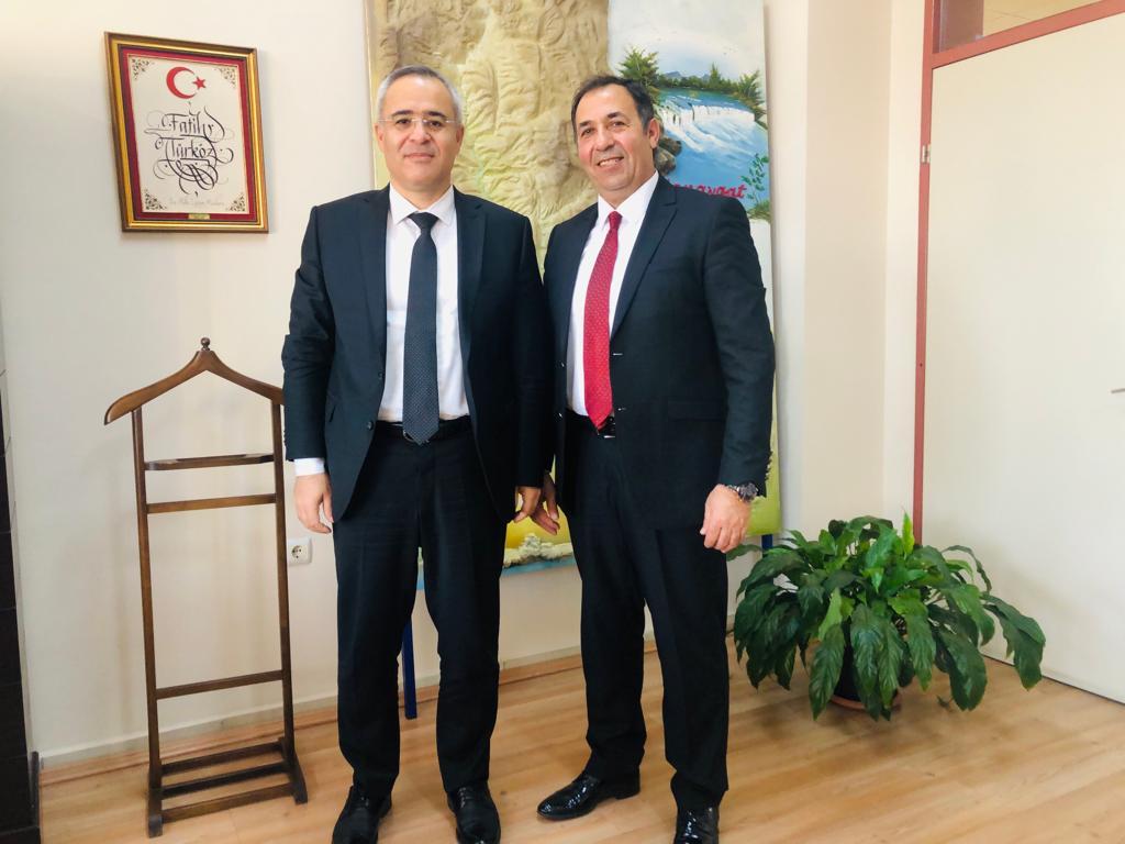 Manavgat İlçe Millî Eğitim Müdürü Sn Fatih Türköz beyi Dernek Başkanımız  ziyaret ederek Dernek faaliyetleri ve Dil kursu ve yapılabilecek projeler üzerinde istişarelerde bulundular kendilerine göstermiş olduğu misafirperverlik için teşekkür ederiz