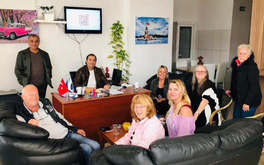  BAŞKAN VE ÜYELERLE DOĞUM GÜNÜ KUTLAMASINDA