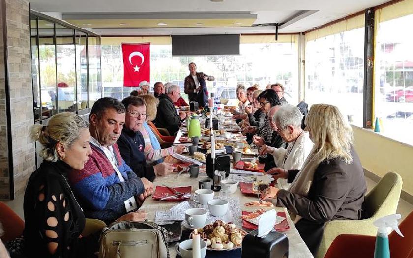 Frohes neues Jahr BAŞKANIN DOĞUM GÜNÜ KUTLAMASI DERNEK ÜYELERİ İLE NİCE MUTLU SAĞLIKLI YILLARIN OLSUN 